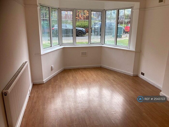 3 Bedroom Flat To Rent In High Mead, Harrow, HA1