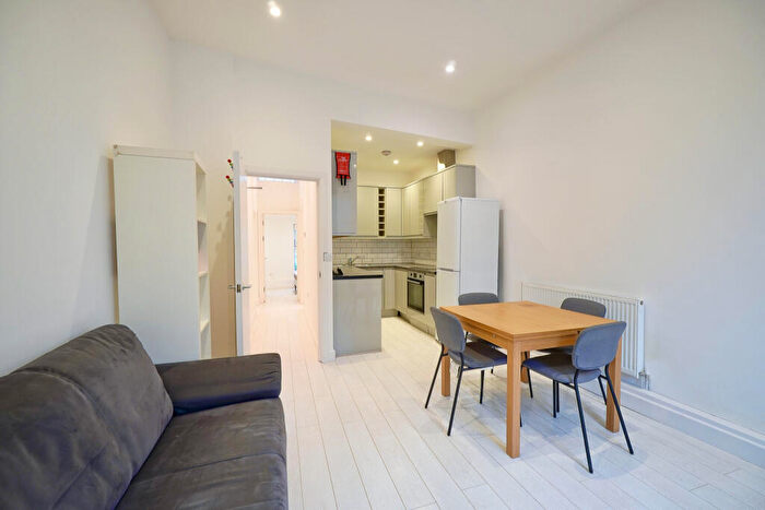 2 Bedroom Flat To Rent In Flat, Malden Road, Chalk Farm, NW5