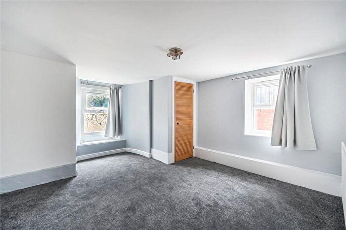 Studio For Sale In Temple Road, Epsom, KT19