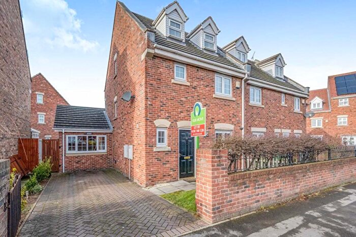 4 Bedroom Semi Detached House To Rent In Greenfield Lane, Doncaster, South Yorkshire, DN4