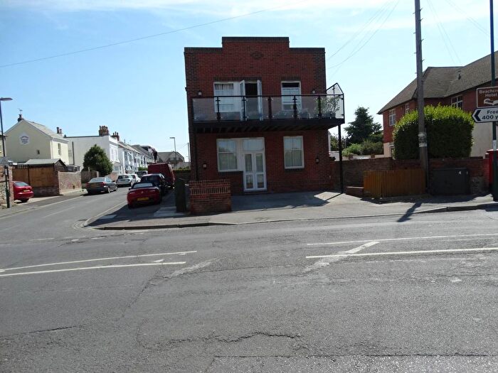 1 Bedroom Flat To Rent In Falcon Villas, Felpham, PO22