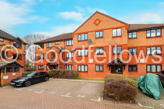 1 Bedroom Apartment To Rent In Chartwell Gardens, Cheam, Sutton, SM3