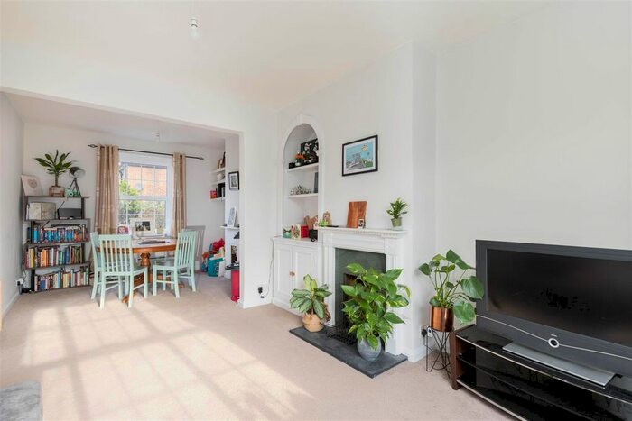 3 Bedroom Terraced House To Rent In Crestway, Putney, London, SW15