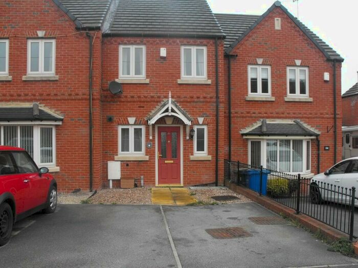 2 Bedroom Town House To Rent In Chatsworth Court, Staveley, Chesterfield, S43