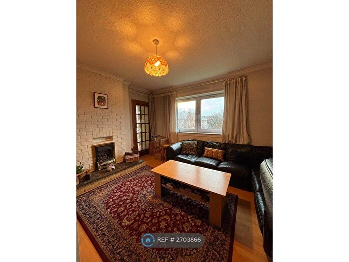 2 Bedroom Flat To Rent In Dinmont Drive, Edinburgh, EH16