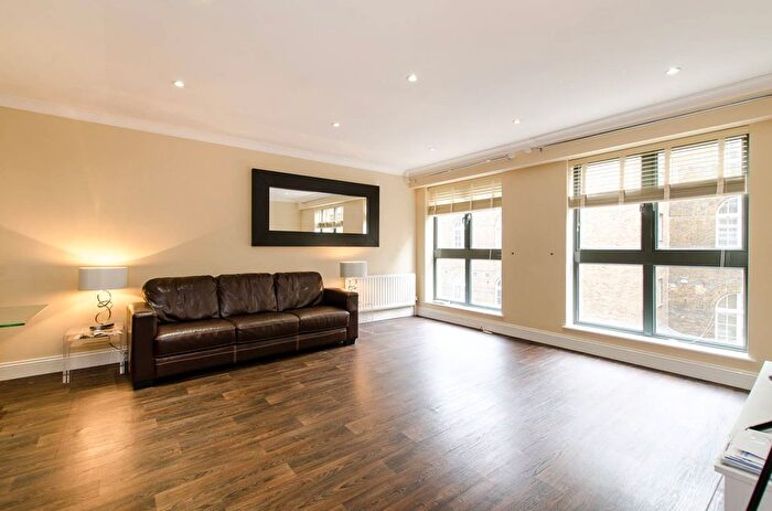 3 Bedroom Flat To Rent In Vauxhall Bridge Road, Victoria, London, SW1V