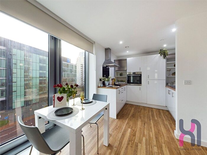 1 Bedroom Flat To Rent In Michigan Point Tower A, Michigan Avenue, M50