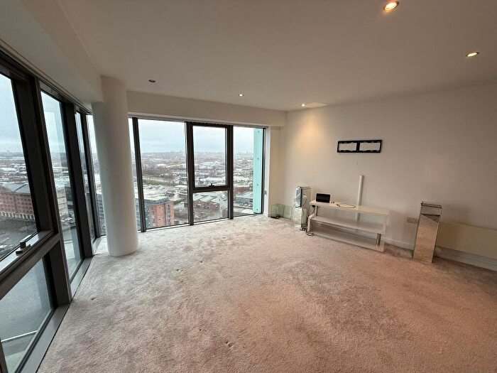 2 Bedroom Apartment To Rent In Princes Parade, L3