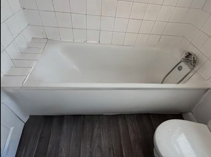 2 Bedroom Flat To Rent In High Street, Harrow, Greater London, HA3