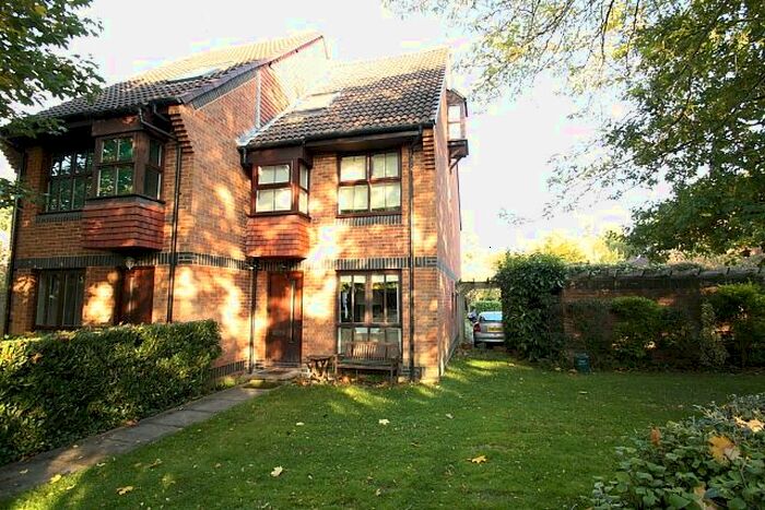 1 Bedroom Flat To Rent In Badgers Close, Woking, GU21