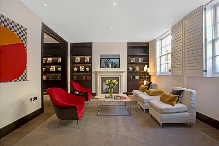 3 Bedroom Property To Rent In Eaton Mews North, Knightsbridge, SW1X