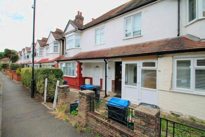2 Bedroom Flat To Rent In Rialto Road, Mitcham, CR4
