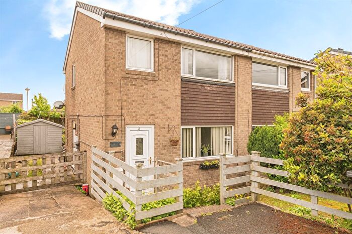 3 Bedroom Semi-Detached House For Sale In Chalcroft Close, Heckmondwike, WF16