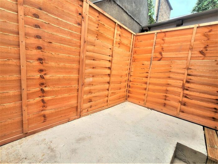 Property To Rent In Queens Parade, Green Lanes, London, N8