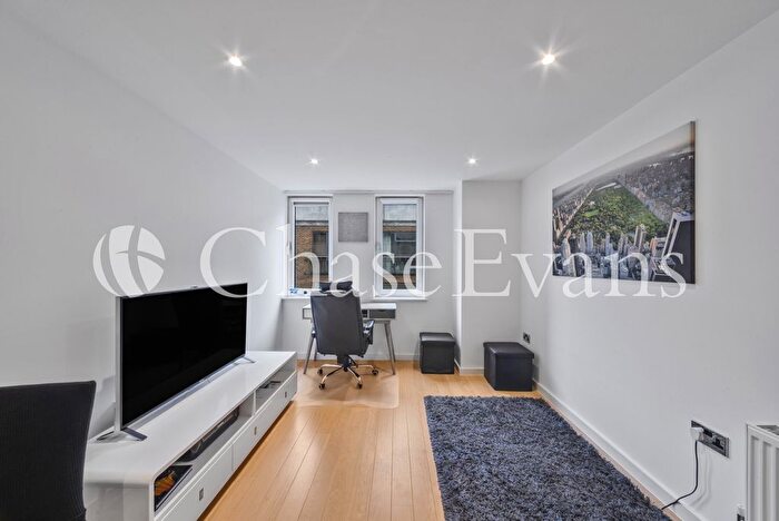 1 Bedroom Flat To Rent In Shoreditch Heights, Britannia Walk, Old Street, London, N1