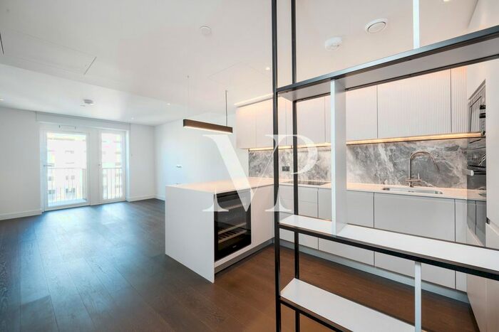 2 Bedroom Flat To Rent In Belvedere Row Apartments, London, W12