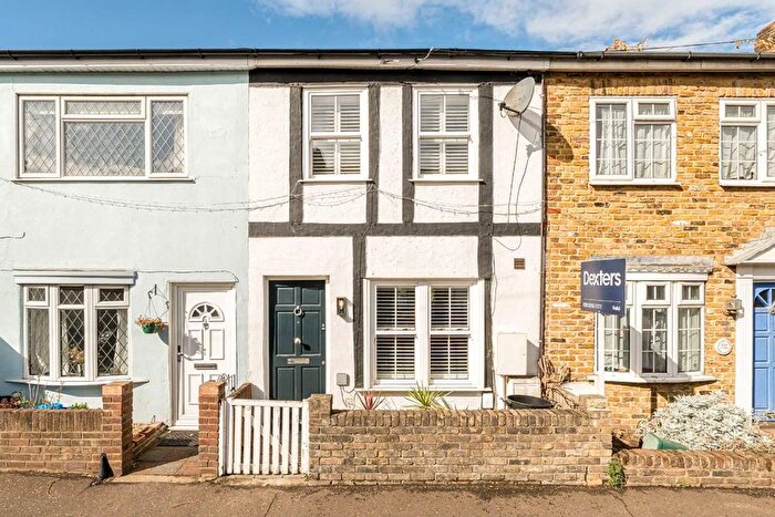 2 Bedroom Property For Sale In Tudor Road, Hampton, TW12