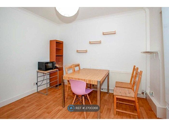 4 Bedroom Semi-detached House To Rent In Lynwood Avenue, Egham, TW20