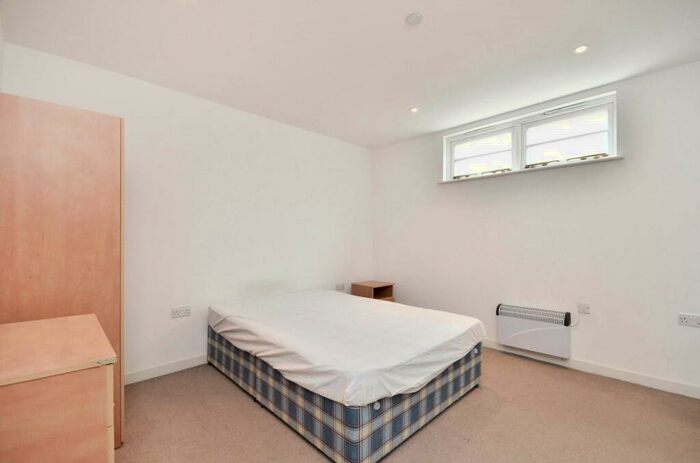 2 Bedroom Flat To Rent In Hildreth Street, Balham, London, SW12