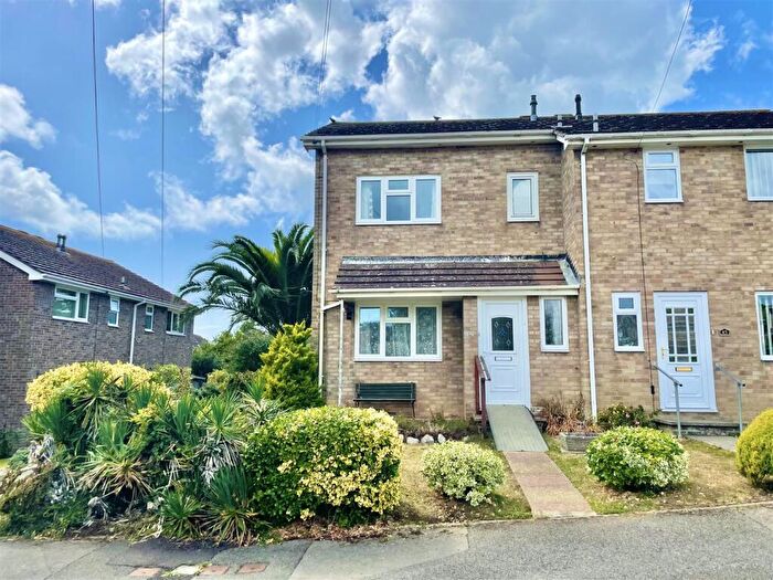 3 Bedroom Semi-Detached House For Sale In Lodge Way, Weymouth, DT4
