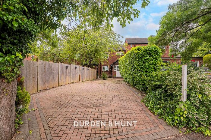 3 Bedroom Terraced House To Rent In Lytton Close, Loughton, IG10