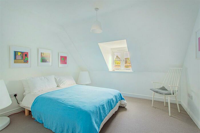 2 Bedroom Apartment For Sale In Tetbury Town Centre, GL8