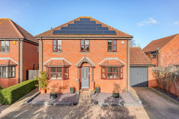 4 Bedroom Detached House For Sale In Bowling Leys, Middleton, Milton Keynes, MK10