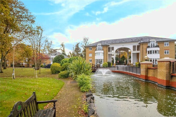 2 Bedroom Flat To Rent In St. David's Drive, Englefield Green, Egham, Surrey TW20