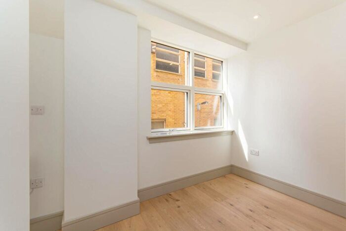 Studio To Rent In Crown Hill, Croydon, CR0