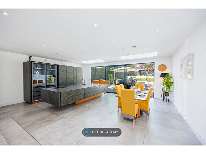 3 Bedroom Detached House To Rent In Charmouth Road, St. Albans, AL1