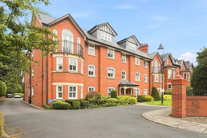 2 Bedroom Flat For Sale In Victoria Road, Macclesfield, SK10