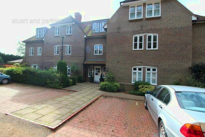 2 Bedroom Property To Rent In Compton Road, Lindfield, RH16
