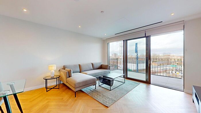 2 Bedroom Flat To Rent In Parkland Walk, London, SW6