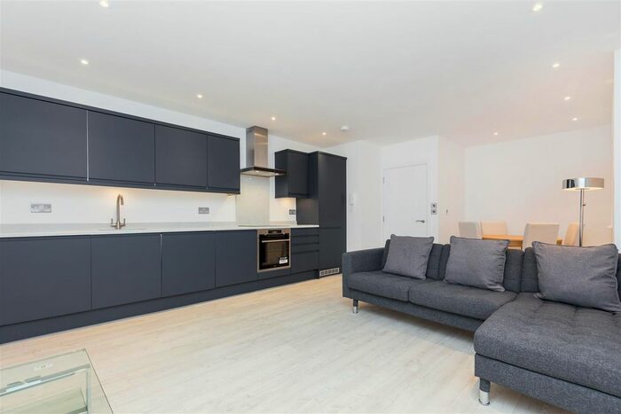 1 Bedroom Flat To Rent In Albury Road, Merstham, Redhill, RH1