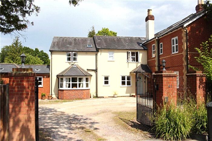 1 Bedroom Flat For Sale In Woking, Surrey, GU21