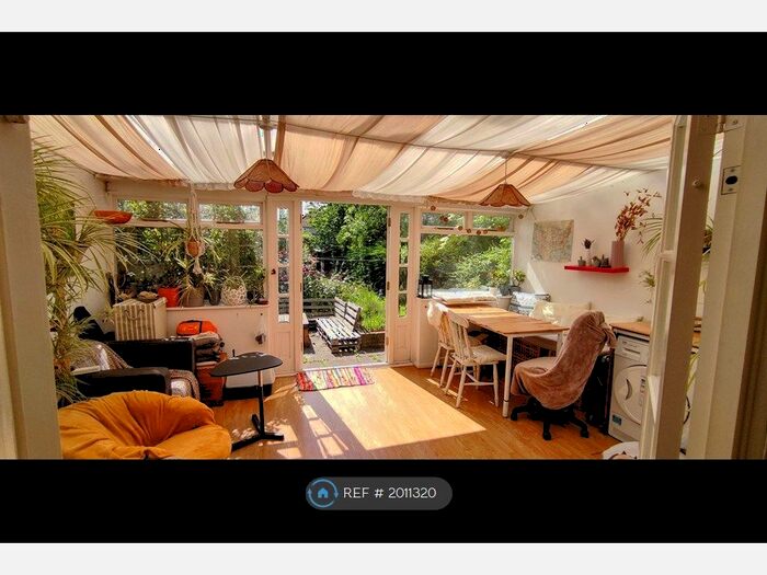 4 Bedroom Semi-Detached House To Rent In Bournbrook Road, Blackheath/Kidbrooke, SE3