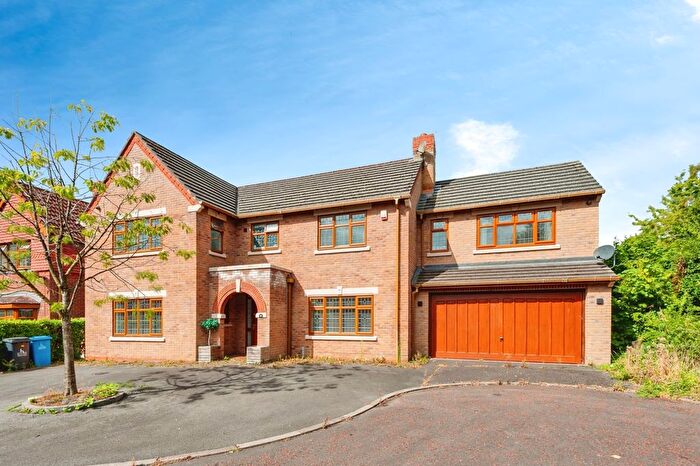 6 Bedroom Detached House For Sale In Stone Cross Drive, Widnes, Cheshire, WA8