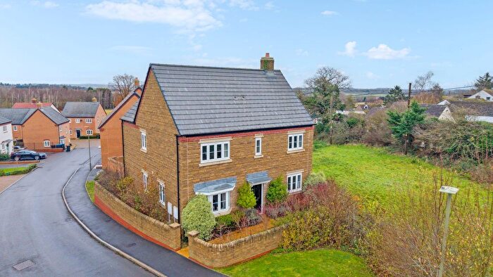 4 Bedroom Detached House For Sale In Masons Grove, North Leigh, OX29