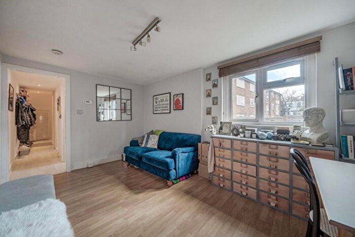 1 Bedroom Flat For Sale In Champion Road, London, SE26
