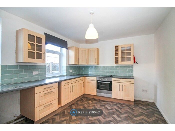3 Bedroom Terraced House To Rent In Cragside Place, Leeds, LS5