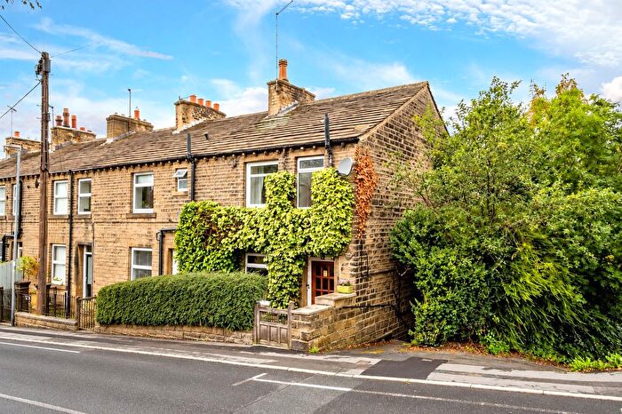 2 Bedroom End Of Terrace House For Sale In Miry Lane, Thongsbridge, Holmfirth, West Yorkshire, HD9