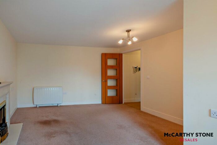 1 Bedroom Apartment For Sale In Wherry Court, Yarmouth Road, Thorpe St. Andrew, Norwich, NR7