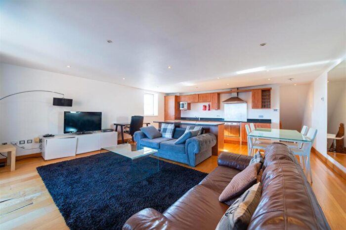 2 Bedroom Apartment To Rent In Murton House, Grainger Street, City Centre -, NE1