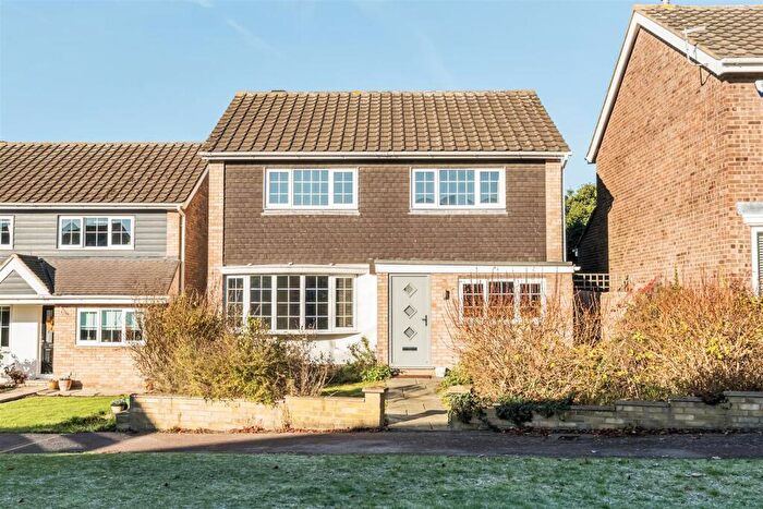 4 Bedroom Detached House For Sale In Turnberry Walk, Bedford, MK41