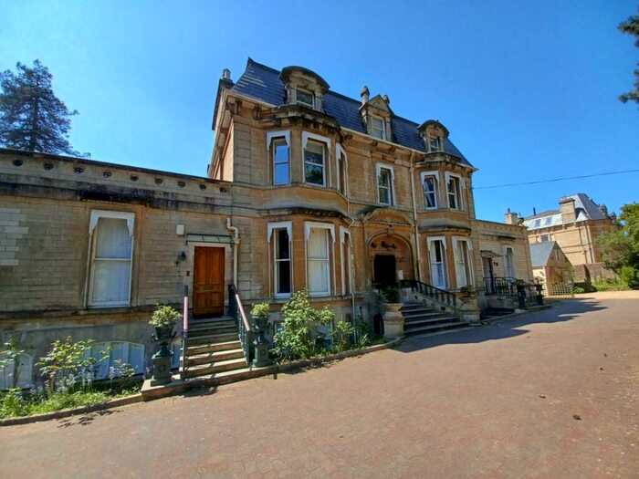 2 Bedroom Apartment To Rent In Weston Park, BA1