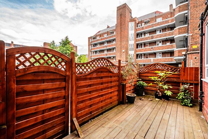 1 Bedroom Flat To Rent In Boxmoor House, Whiston Road, E2