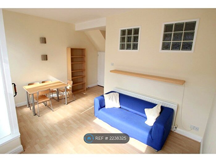 1 Bedroom Flat To Rent In Sparrow Hill, Loughborough, LE11