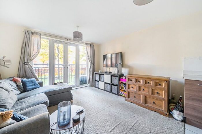 1 Bedroom Flat For Sale In Lark Rise House, Willowbourne, Fleet, GU51