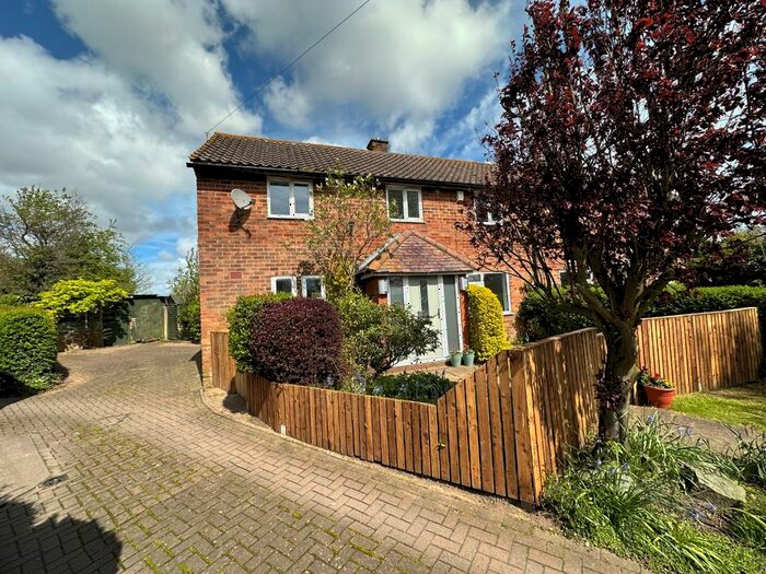 3 Bedroom Semi-Detached House For Sale In Moorhead, Preston, Telford, Shropshire, TF6