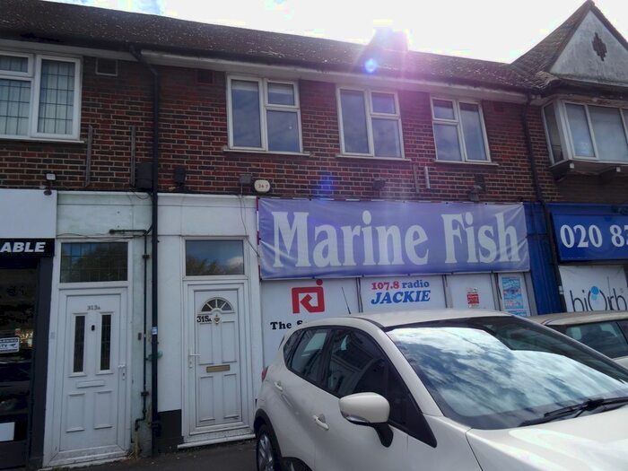 2 Bedroom Flat To Rent In Hook Rise South, Tolworth, KT6